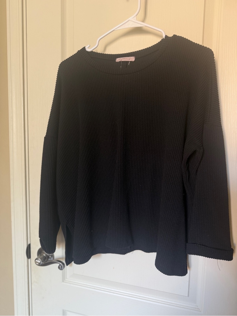 Carly Jean Los Angeles Evelyn Pullover Sweater Black Size M